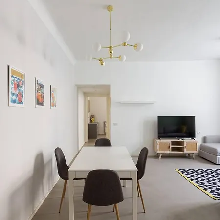 Central And Glamour Home!-2